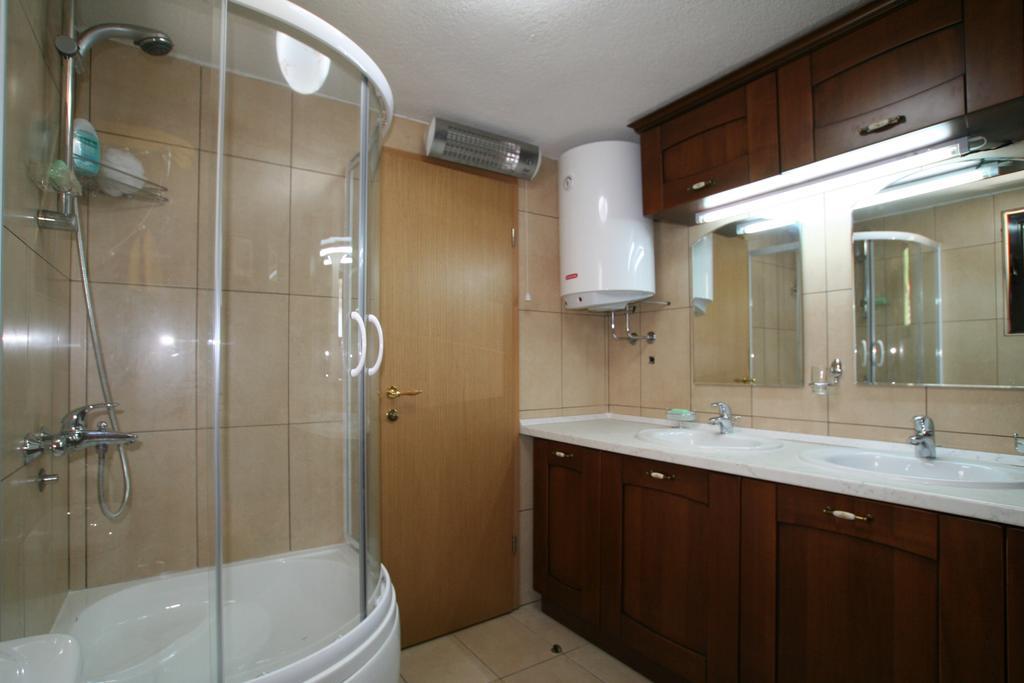 Holiday Home Ametist 코토르 객실 사진